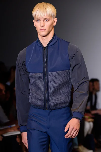 Look 1